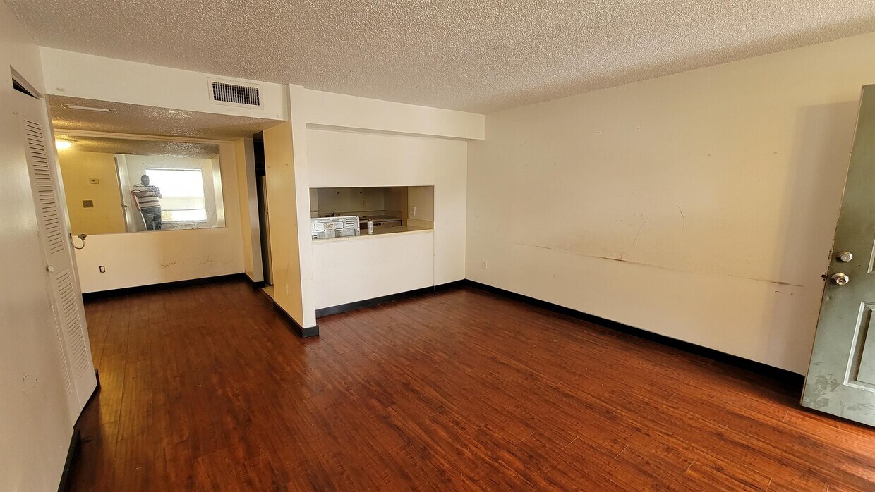 7650 Forest City Rd, Orlando, FL 32810