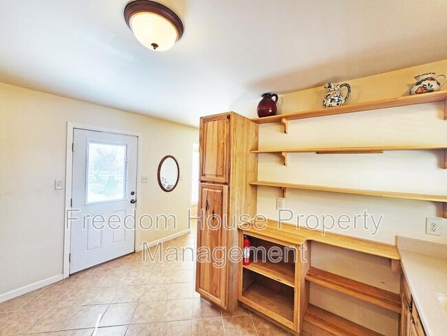 Building Photo - 5821 S Keomah St