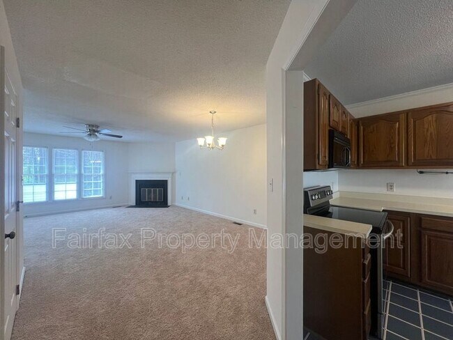 Foto del edificio - 112 Greenmont Ln