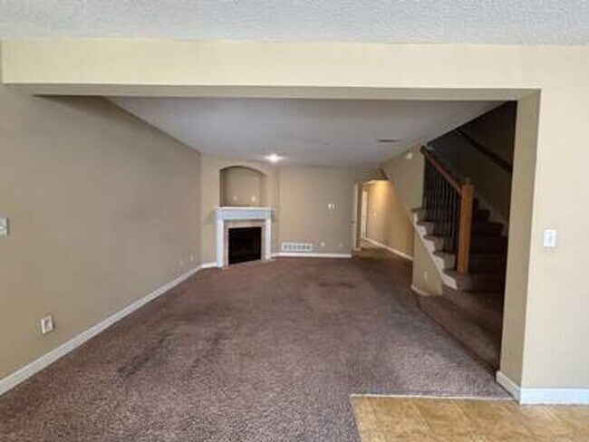 Foto del edificio - Spacious 2BR 2.5 BA Home w/ Granite tops + Garage in Blue Springs