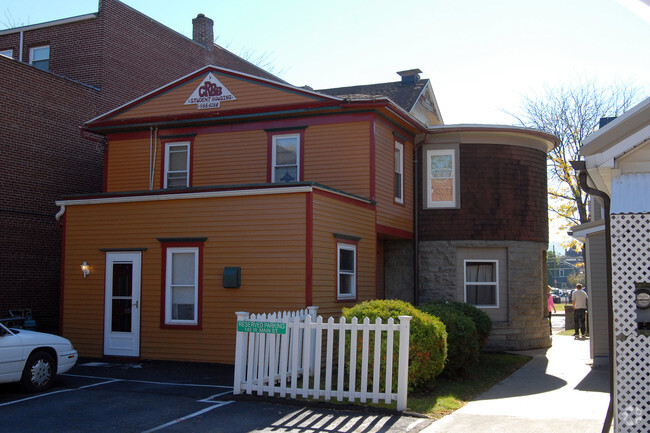 Building Photo - 145-149 W Main St