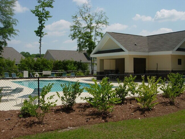 Foto del edificio - Great location, great townhouse, ground fl...