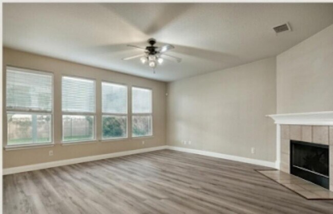 Foto del edificio - 314 Hidden Brook Ln
