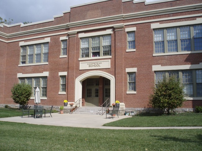 Frente de la propiedad - Residences At Hampstead School