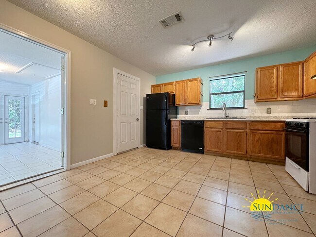 Foto del edificio - Spacious 3 Bedroom Home in Mary Esther!