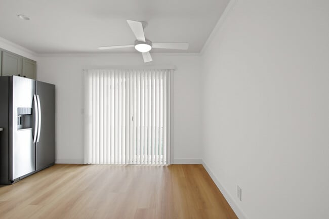 Dining Area - 1565 Santa Ana Ave