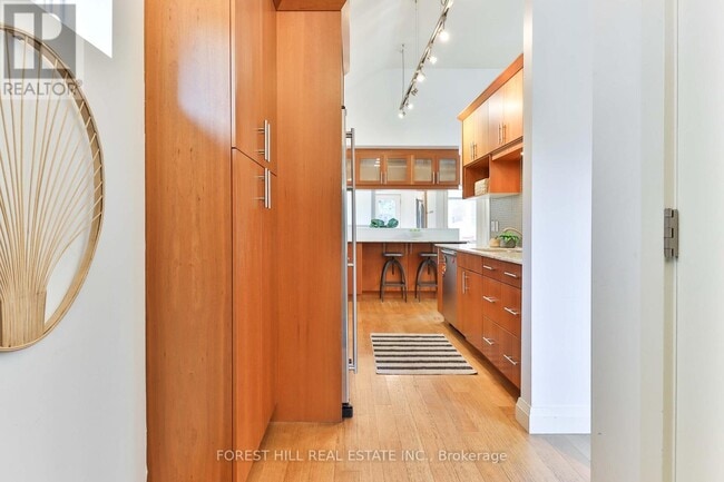 Building Photo - 22 Whitewood Rd