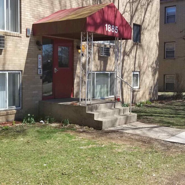 Building Photo - 1885 7th St E