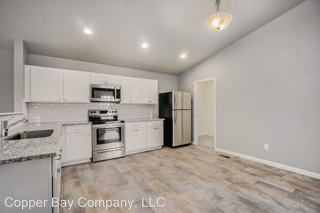 Foto del edificio - 4 br, 2 bath House - 3041 N. Sedge Wren Dr...