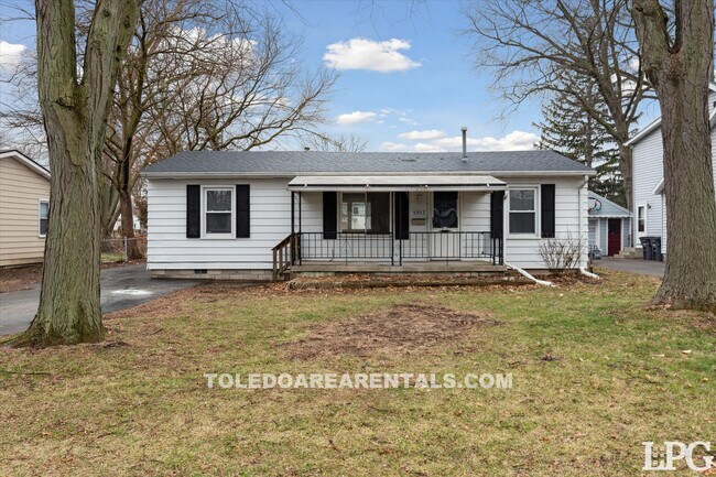 Building Photo - 5557 Harschel Dr
