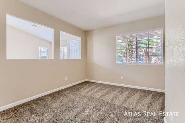 Building Photo - 712 Canyon Country Cir