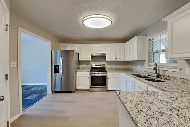 Foto del edificio - 3366 English Oaks Dr NW