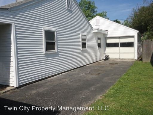 Building Photo - 2132 Ulen Ln