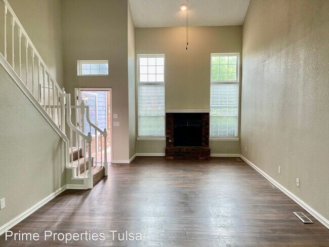 Building Photo - 4 br, 2.5 bath House - 4423 W. Madison Pl.