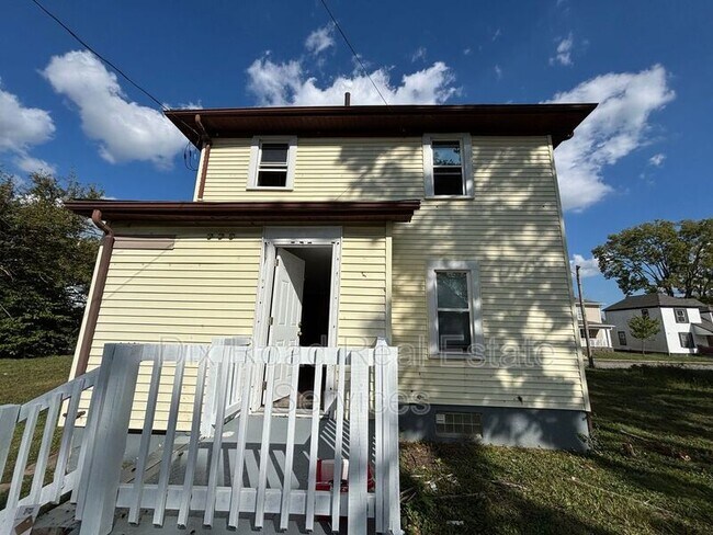 Foto del edificio - 63 Hallwood Ave
