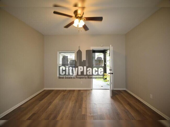 Foto del edificio - 2862 Highland Pl