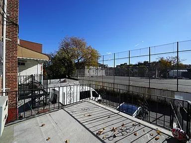 Foto del edificio - Beautiful, newly renovated 1-bedroom apartment available