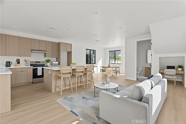 Foto del edificio - 11145 Hortense St