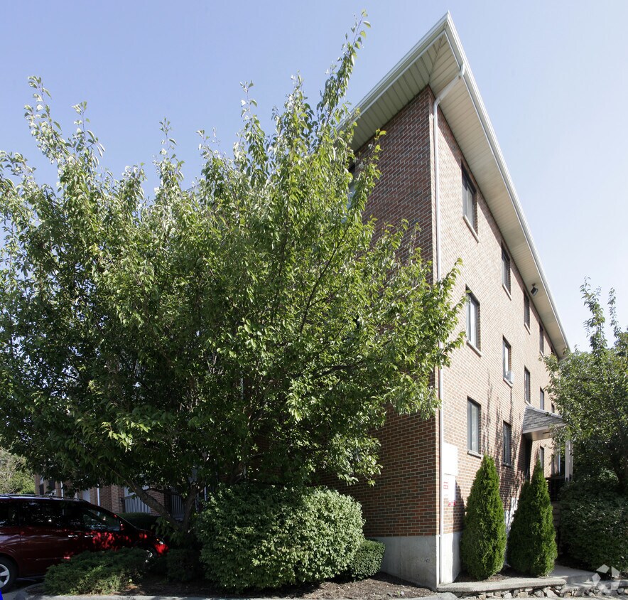Building Photo - 8 Tinson Rd