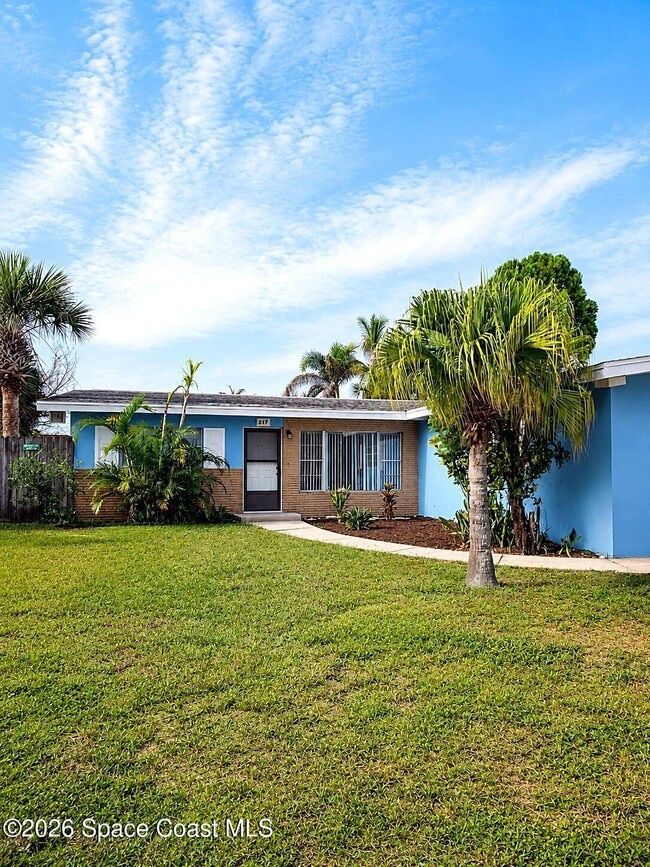 Building Photo - 217 Martin St