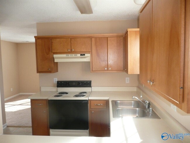 Building Photo - 115 N W Sugar Bluff Ln