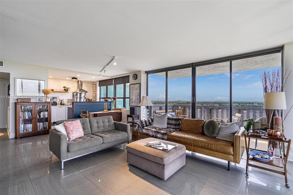 Foto principal - 780 NE 69th St