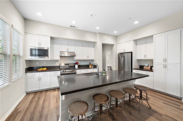 Foto del edificio - 107 Sencillo Pl