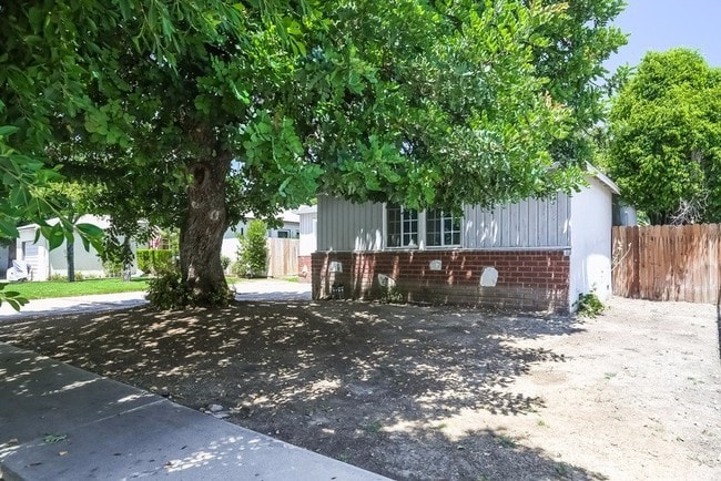 Building Photo - 19361 Archwood St