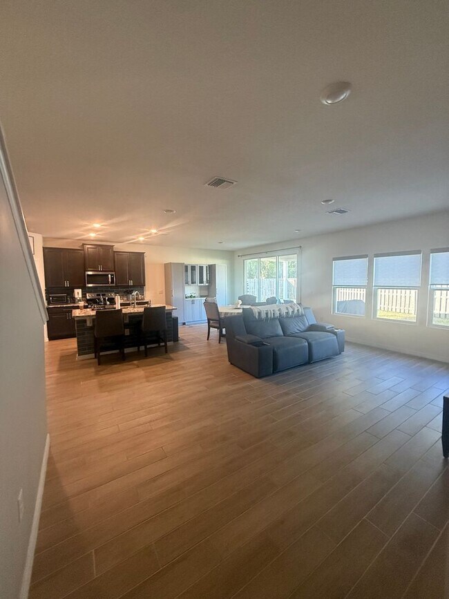 Foto del edificio - 4 Bedroom/3 Bath two-story home in Arbor Greens