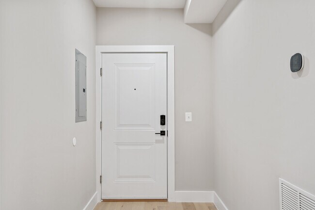 Building Photo - 1028 Bladensburg Rd NE