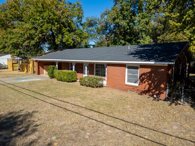 Foto del edificio - 2914 Tanglewood Dr