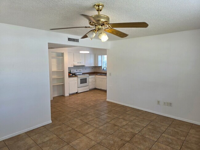 Foto del edificio - 3004 Oaklawn Ave