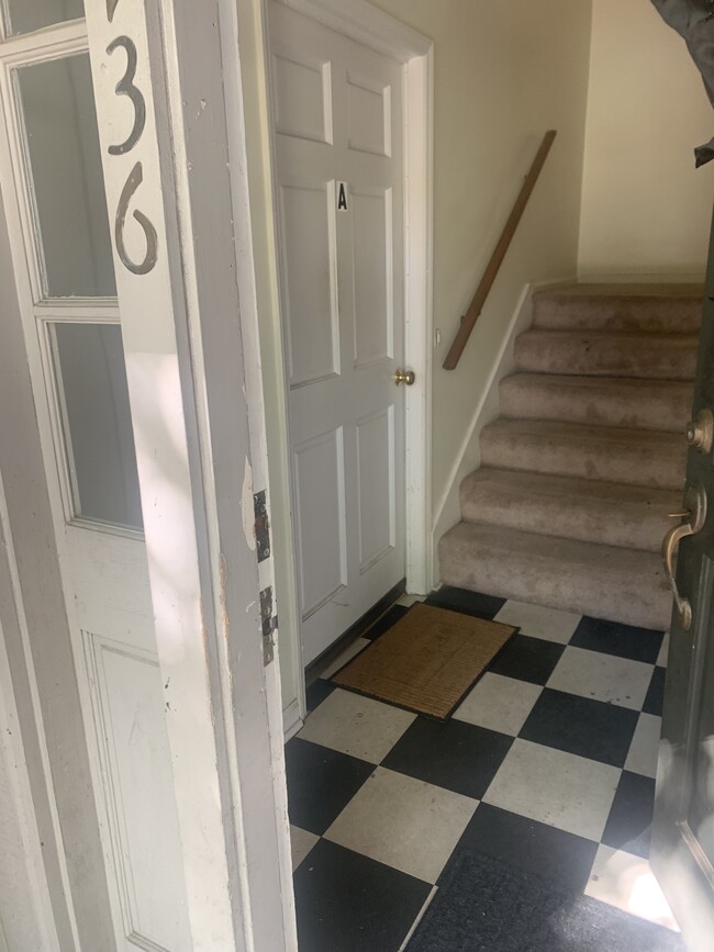 Foyer Area to Units - 1736 Springwoods Lake Dr