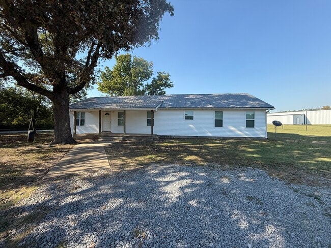 Building Photo - 757 Martin Rd