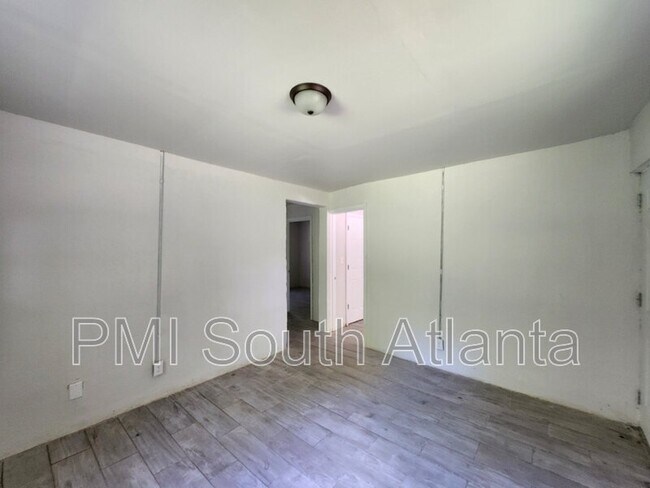 Foto del edificio - 2438 Felton Ave