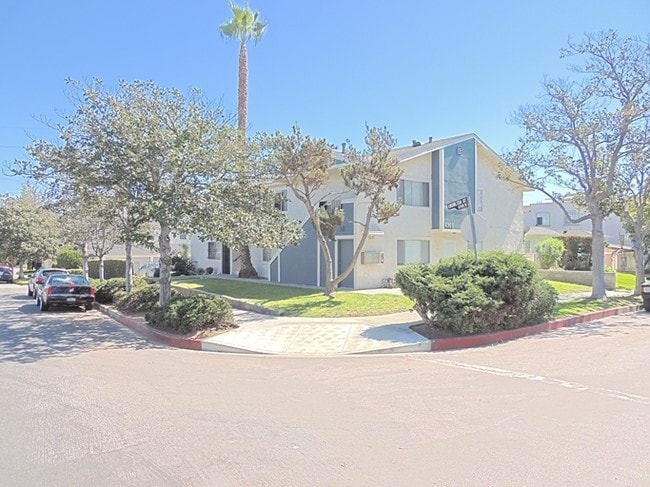 Building Photo - 6900 Knowlton Place