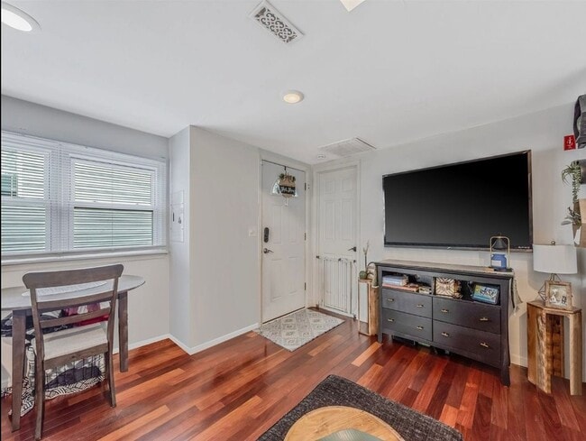 Building Photo - 450 S Fulton Ave