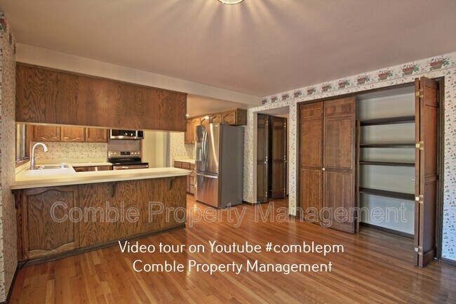 Building Photo - 2534 Medina Cir