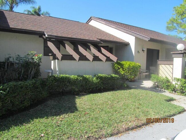 Foto del edificio - 83 Wood Rose Ct