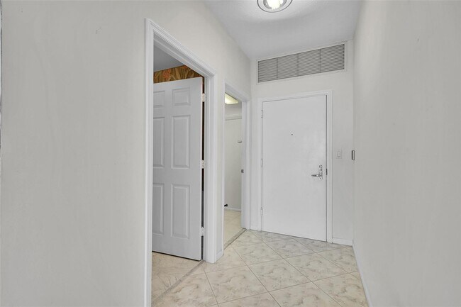 Foto del edificio - 6001 N Ocean Dr