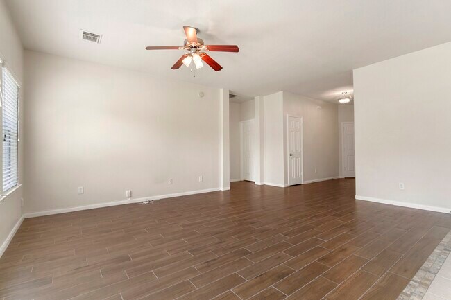 Foto del edificio - 615 Timberstand Ln