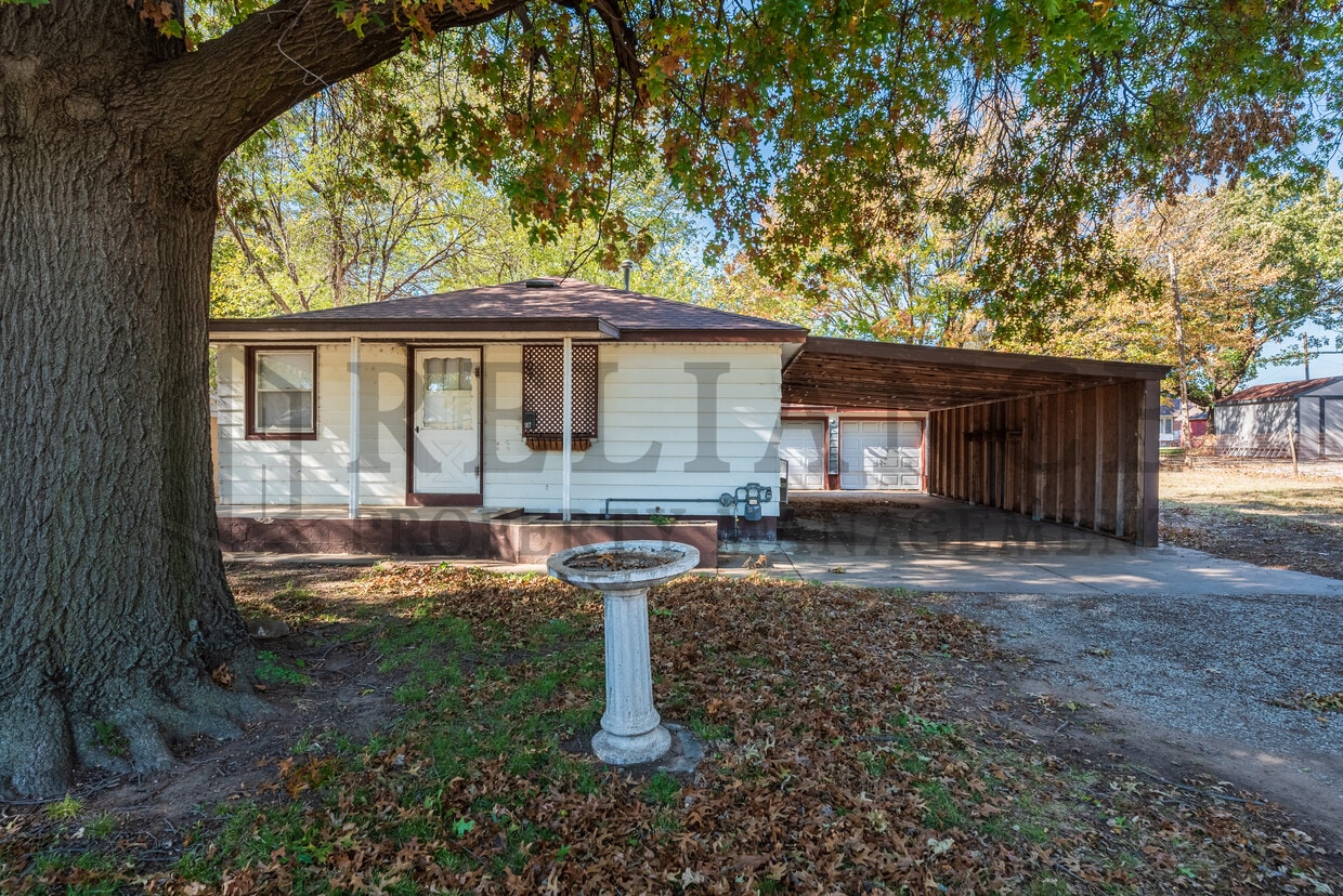 107 Queen St, Maize, KS 67101 House Rental in Maize, KS