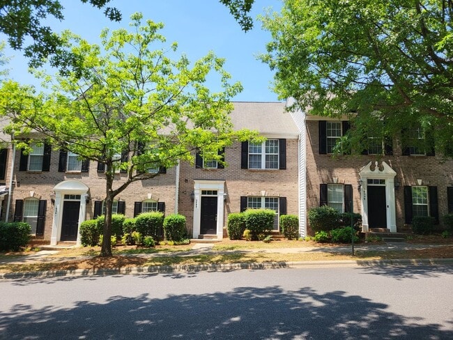 Building Photo - 19245 Lake Norman Cove Dr