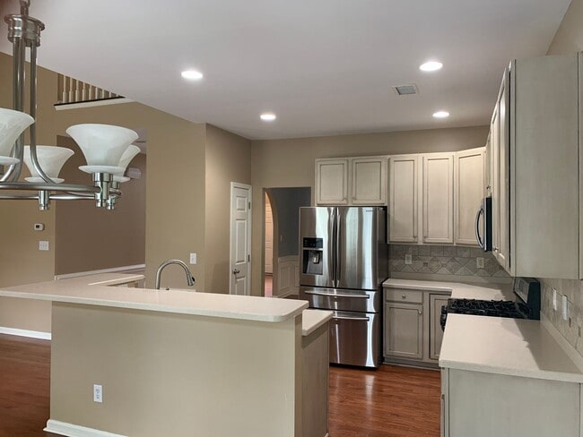 Foto del edificio - Move-in Ready 5 bedroom, 3.5 bath house lo...