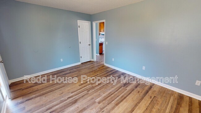 Building Photo - 123 Nann St