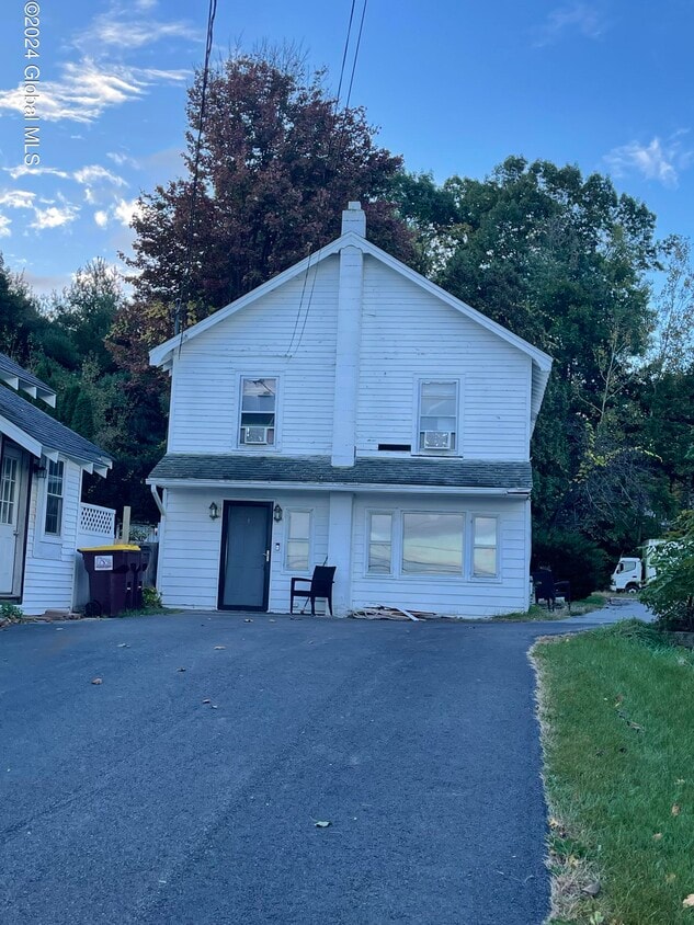 512 NY9P, Saratoga Springs, NY 12866 House Rental in Saratoga