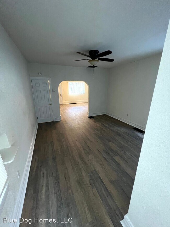 Building Photo - 3 br, 1 bath House - 205 Railroad Ave