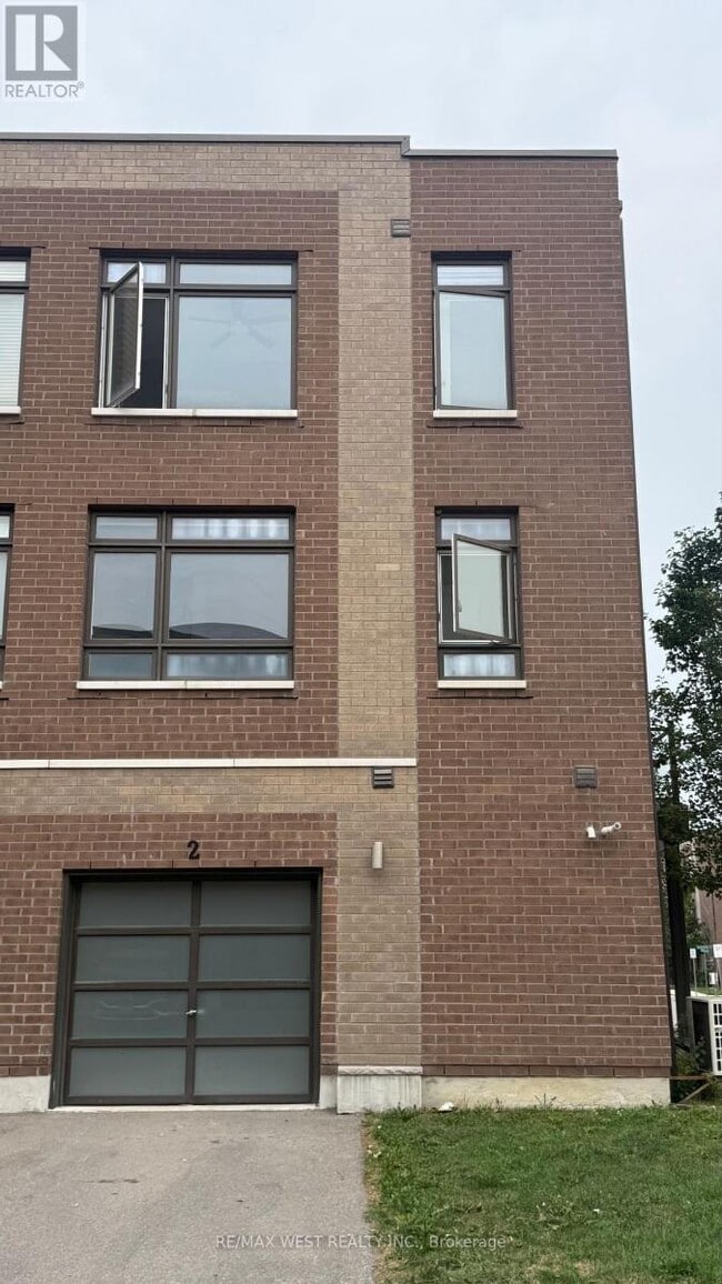 Building Photo - 2 Lochlin St