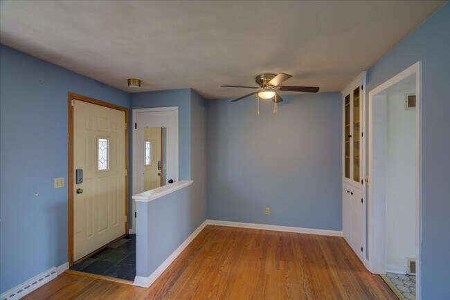 Foto del edificio - 714 N Meadow Ln