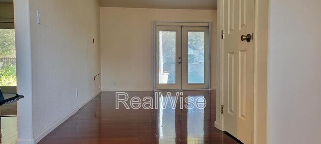Foto del edificio - 1267 SW Ironwood Dr